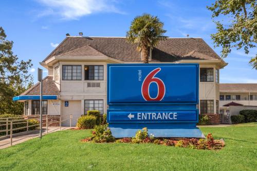 Motel 6-Fairfield, CA - North