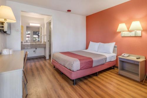 Motel 6-Fairfield, CA - North