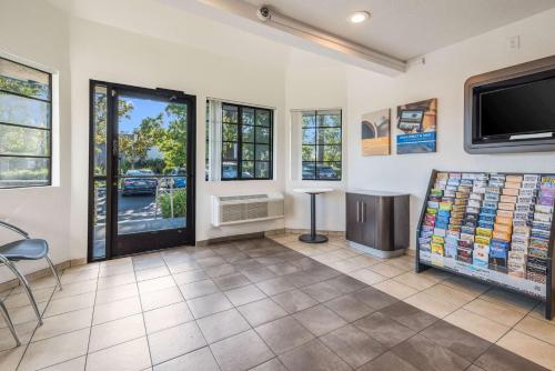 ล็อบบี้, Motel 6 Fairfield, CA - North in แฟร์ฟิลด์ (CA)