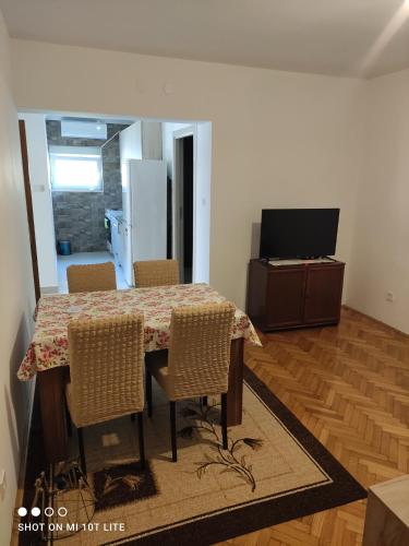 Apartment Mia Kumbor -Wi Fi in Denovici