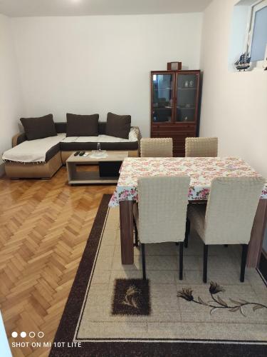 Apartment Mia Kumbor -Wi Fi in Denovici