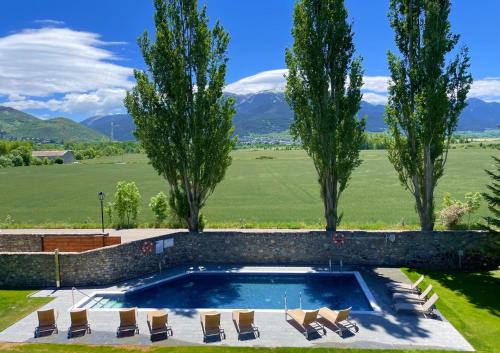 367684303 Hotel Fontanals Golf