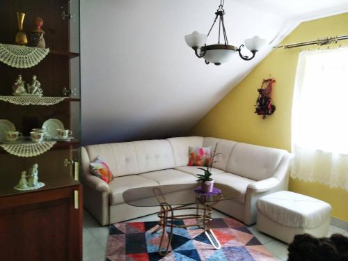 Szemi ház (Szemi haz) in Petőfi Sándor Lakótelep