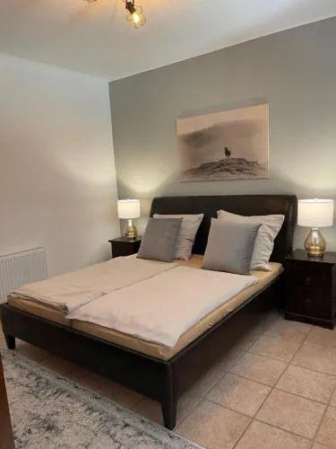 Naturnahes, neu eingerichtetes Apartment mit 1 Schlafzimmer in Neu Gaarz, Deutschland
