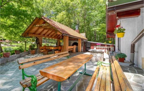 Viesnīcas āriene, Beautiful Home In Breze With Wifi in Breze