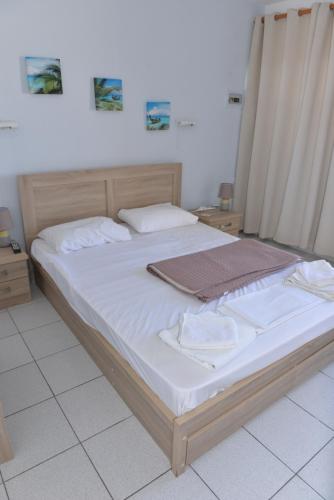 Blue Rooms – Adamantas