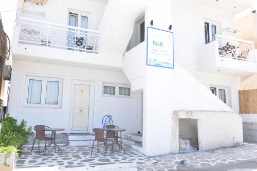 Blue Rooms in Milos