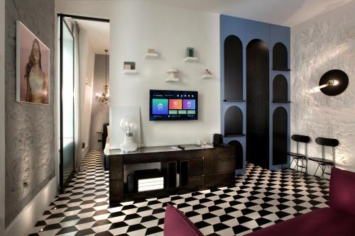 One-Bedroom Apartment image 10