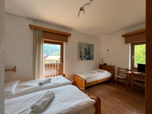 Hotel D'La Varda Room Type - Small Triple Room with Balcony