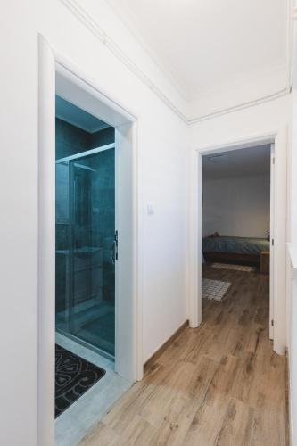 ฝักบัว, ALFA Apartmani in เคิร์ตวารอช