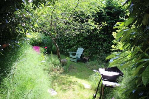 Cocoon in a green setting, private garden in Soisy-sous-Montmorency