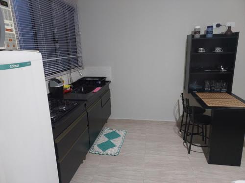 Kitnets bem localizada, próx ao autódromo!