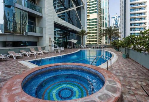 La Buena Vida Holiday Homes - Luxe 1BD, boutique apt full lakeview 1m to Metro, Lake & Almas Tower, Dubaj (fotografie 9)