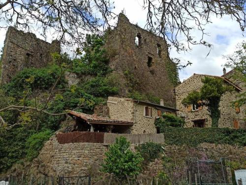 Gîte le rocher du château de Retourtour - Location saisonnière - Lamastre