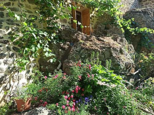 Gîte le rocher du château de Retourtour