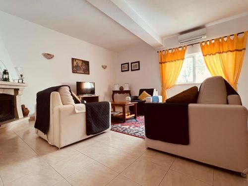  Vila Flora, Unterkunft in Santa Bárbara de Nexe