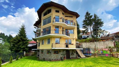 House Proctor in Stoykite