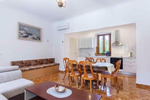 Villa image 7