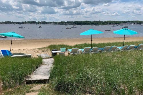 Bayfront Wareham Retreat with Private Beach!