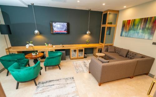 The Gate 30 Suites - image 4