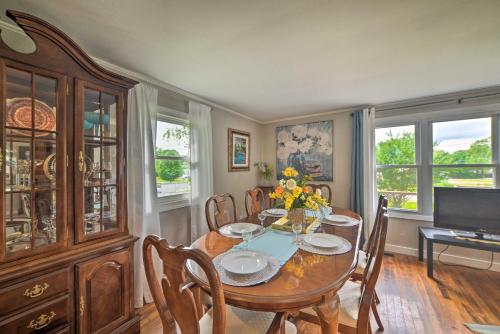 Cheerful Grand Rivers Cottage, 1/2 Mi to Lake in Lake City (KY)