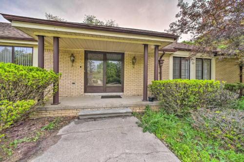 Cozy West Bloomfield Home - Fishing Nearby! in West Bloomfield Township (MI)