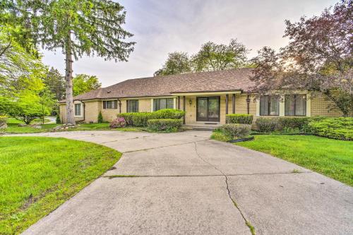 Cozy West Bloomfield Home - Fishing Nearby! in West Bloomfield Township (MI)