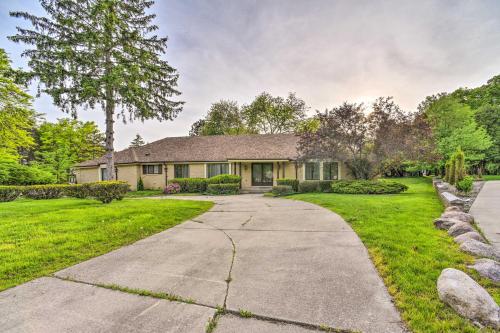 Cozy West Bloomfield Home - Fishing Nearby! in West Bloomfield Township (MI)