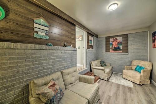 Pet-Friendly Mini Apt with Patio, Walk to Dtwn!