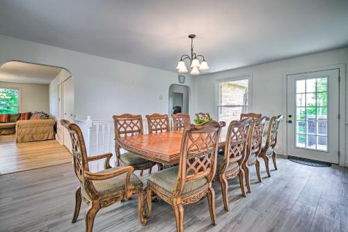 Roomy Montour Falls Retreat w/ Private Pool! in Montoras ūdenskritumi (NY)