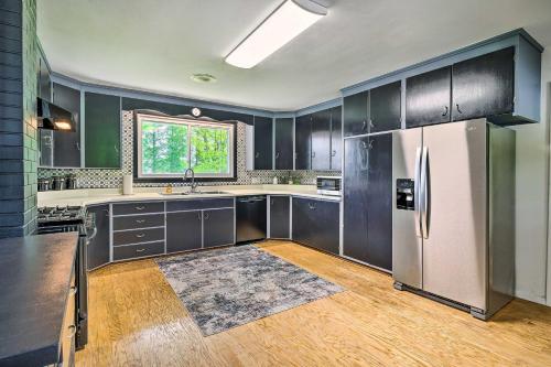 Roomy Montour Falls Retreat w/ Private Pool! in Montoras ūdenskritumi (NY)