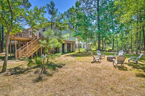 Mt Pleasant Retreat with Grill 10 Mi to Beach