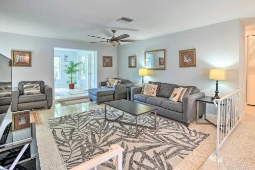 Vibrant Largo Home Heated Pool, Lake Views! in Largo, USA