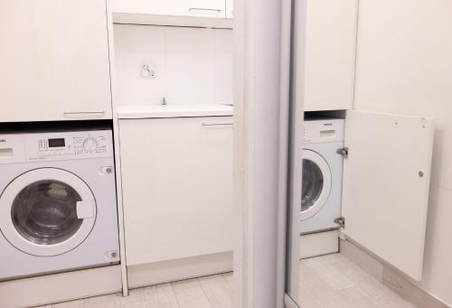 2ndhomes Luxurious 144 m2 Stylish 3 Bedroom Center Apartment near The Sibelius Monument