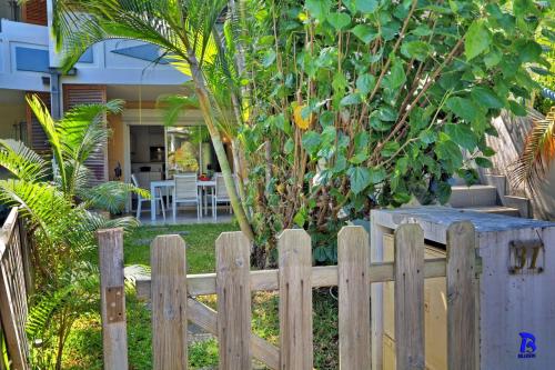 Appt Léo avec piscine et jardinet, 4 personnes situé à La Saline-les-bains - Location saisonnière - Saint-Paul