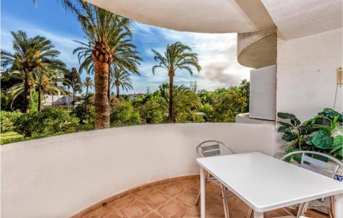 Vista exterior, Nice apartment in Marbella with Outdoor swimming pool and WiFi in Marbella
