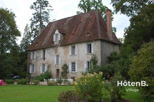 . Le château du Fraysseix à Roziers-Saint-Georges