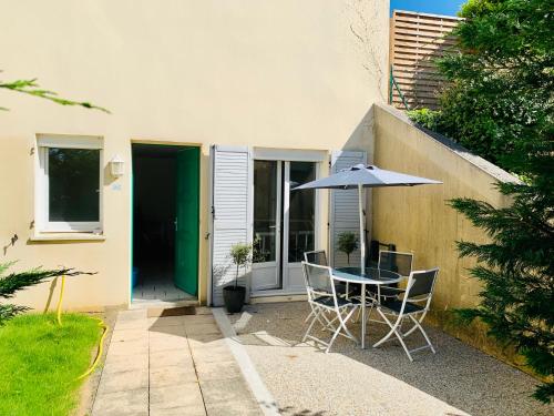 Rez-de-Jardin avec ses 2 chambres, résidence calme gîte à louer Cornas