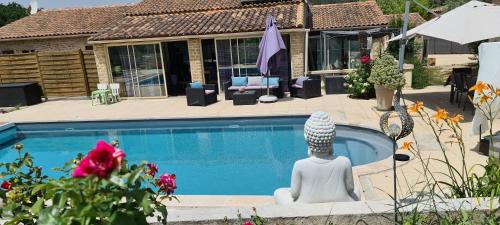 EDEN HOUSE villa 200 m2, 5 chamb 5 sdb, piscine privée, jardin clos 4000 m2, parking