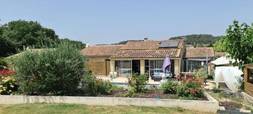 EDEN HOUSE villa 200 m2, 5 chamb 5 sdb, piscine privée, jardin clos 4000 m2, parking