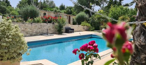 EDEN HOUSE villa 200 m2, 5 chamb 5 sdb, piscine privée, jardin clos 4000 m2, parking - Accommodation - Meyreuil
