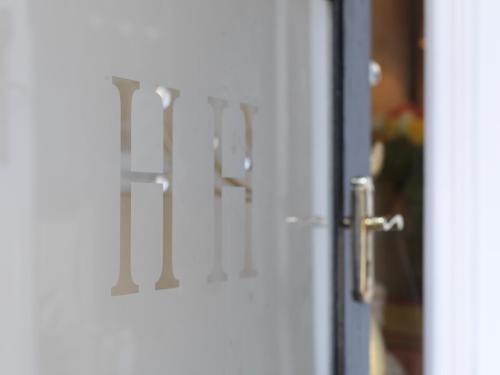 Howarth House - image 9