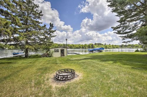 Cumberland Retreat with Lakefront Yard and Dock