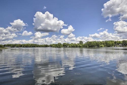 Cumberland Retreat with Lakefront Yard and Dock