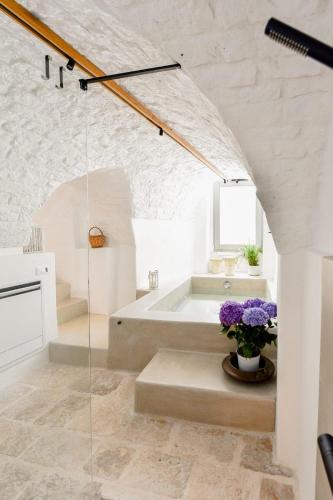 Hot tub, Corte Giotto Exclusive House in Carovigno