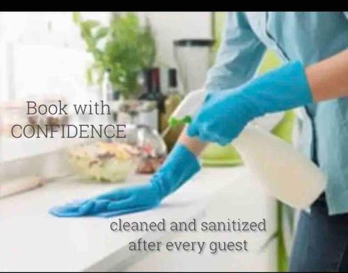 Spacious 2bedroom FREE parking king bed close to DT