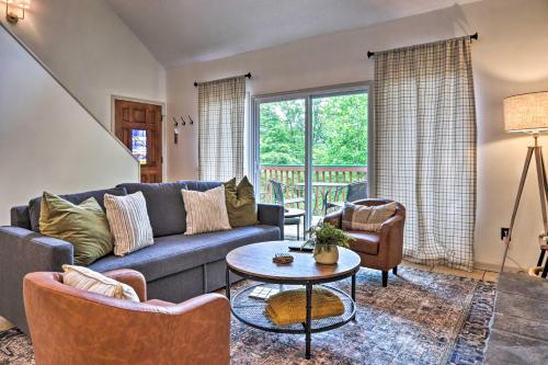 Gatlinburg Chalet with Hot Tub Sauna and Mountain View - image 11