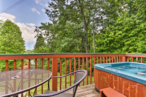 Gatlinburg Chalet Hot Tub, Sauna and Mountain View in Gatlinburg, USA