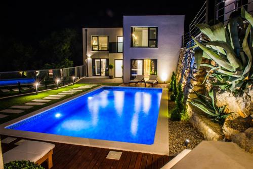 Villa Magic look