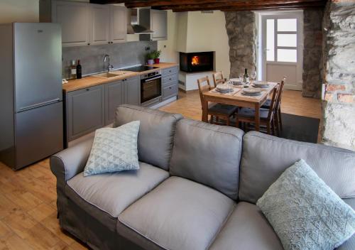 Guest house 'Villa Fani' Veprinac with jacuzzi in Veprinac